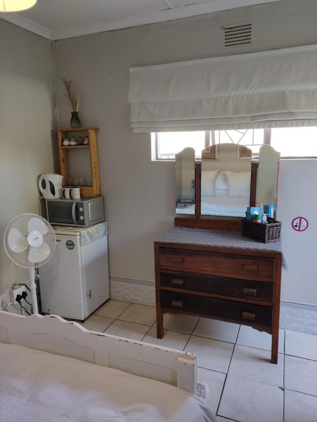 Stonehenge Cottage Oudtshoorn Ngoại thất bức ảnh