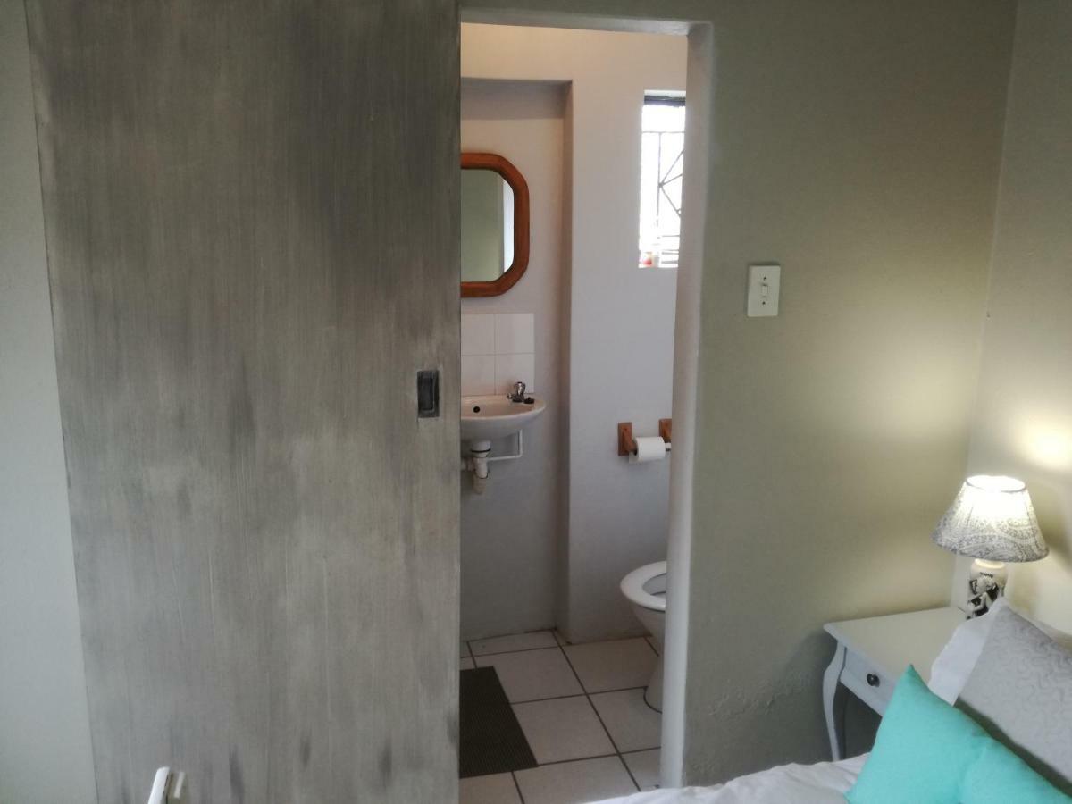 Stonehenge Cottage Oudtshoorn Ngoại thất bức ảnh
